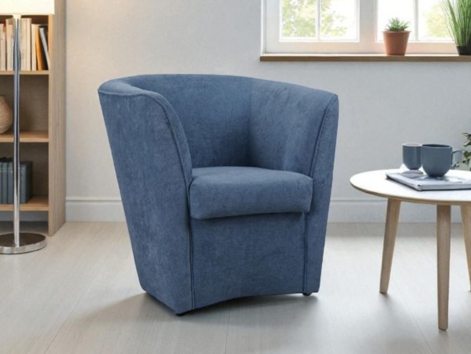 Poltroncina Valentina made in Italy in tessuto antimacchia o ecopelle