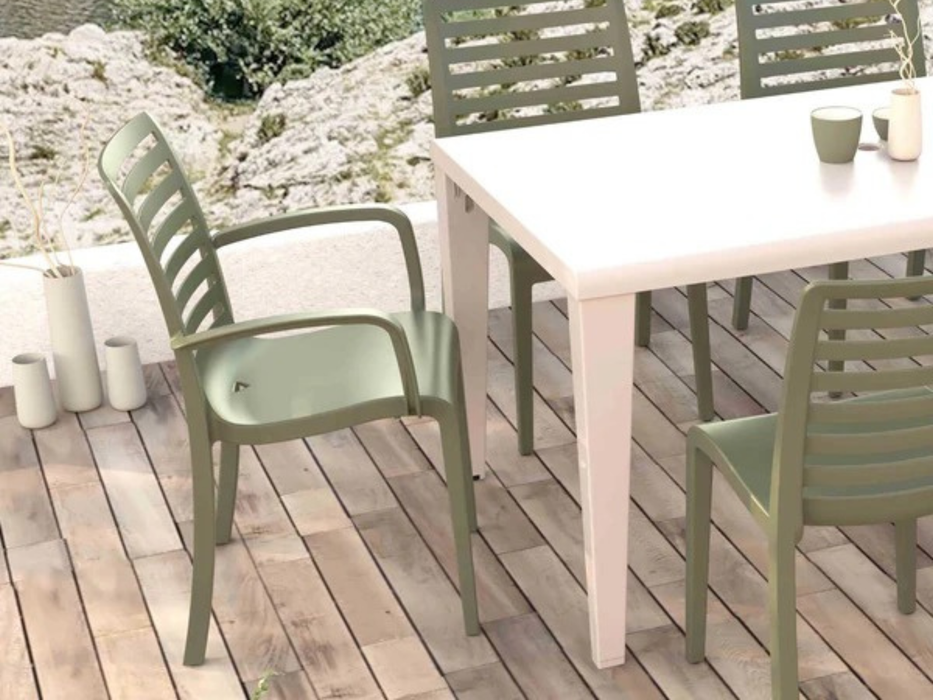 16 Poltrone Slat Grosfillex