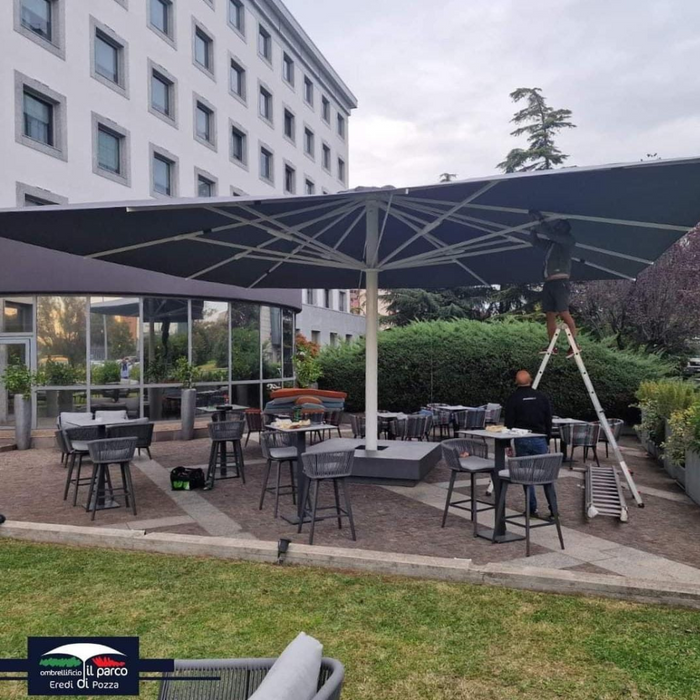 Ombrellone gigante a palo centrale bianco Titano Classic 6X8 mt